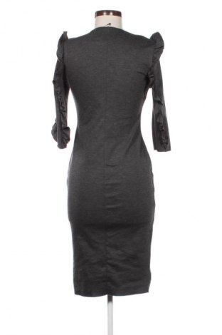 Рокля Zara, Размер M, Цвят Сив, Цена 27,99 лв.