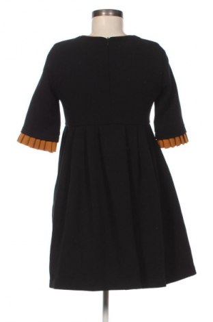 Рокля Zara Trafaluc, Размер XS, Цвят Черен, Цена 48,99 лв.