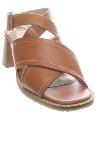 Сандали Gerry Weber, Размер 37, Цвят Кафяв, Цена 164,99 лв.