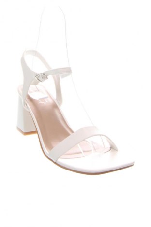 Sandale New Look, Mărime 39, Culoare Alb, Preț 82,99 Lei