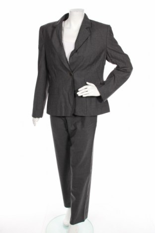 Дамски костюм Daniel Hechter, Размер L, Цвят Сив, 97% вълна, 3% еластан, Цена 150,10 лв.
