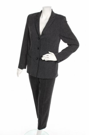 Дамски костюм Gerry Weber, Размер S, Цвят Сив, Цена 119,70 лв.
