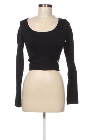Дамска блуза Bershka, Размер M, Цвят Черен, Цена 13,95 лв.