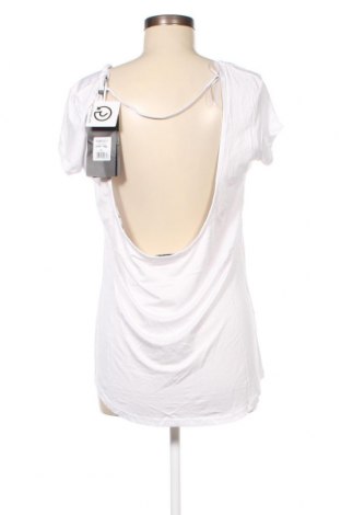 Дамска блуза Trueprodigy, Размер XL, Цвят Бял, Цена 60,00 лв.