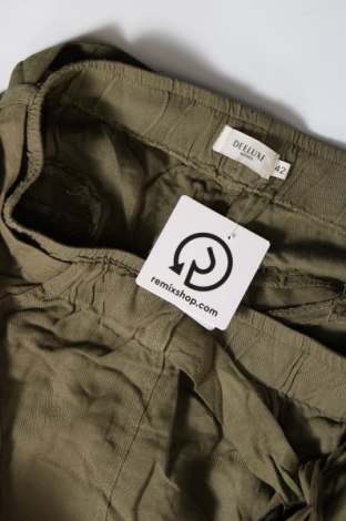 Pantaloni scurți de femei Deeluxe, Mărime L, Culoare Verde, Preț 115,79 Lei