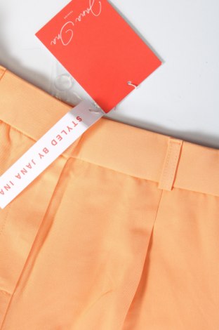 Дамски къс панталон Jana Ina, Размер XS, Цвят Оранжев, Цена 72,00 лв.