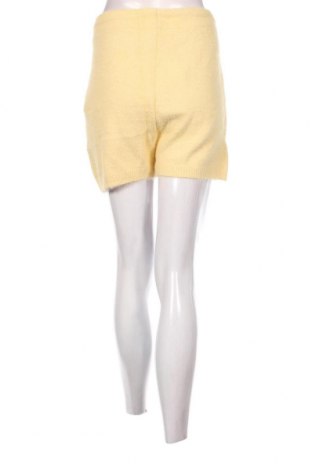 Дамски къс панталон Missguided, Размер L, Цвят Жълт, Цена 31,00 лв.