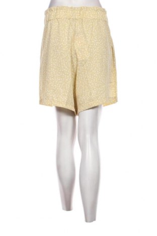 Дамски къс панталон Monki, Размер XL, Цвят Многоцветен, Цена 8,96 лв.