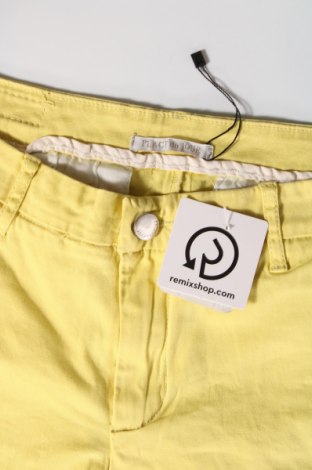 Дамски къс панталон Place du Jour, Размер M, Цвят Жълт, Цена 8,06 лв.