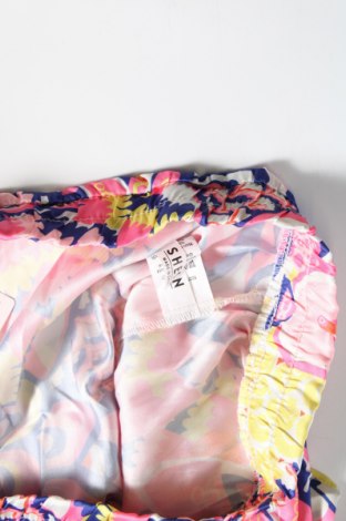 Γυναικείο κοντό παντελόνι SHEIN, Μέγεθος L, Χρώμα Πολύχρωμο, Τιμή 4,31 €