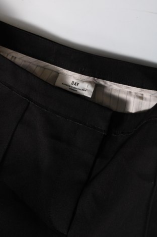 Pantaloni de femei Day Birger Et Mikkelsen, Mărime M, Culoare Negru, Preț 15,66 Lei