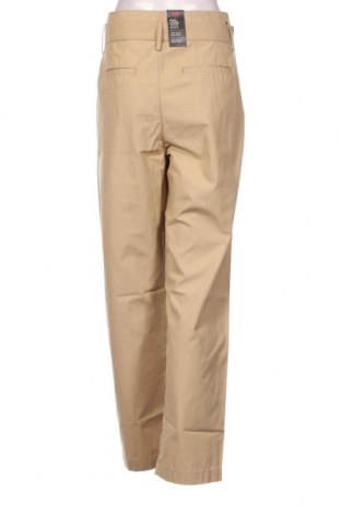 Дамски панталон Levi's, Размер S, Цвят Бежов, Цена 65,70 лв.