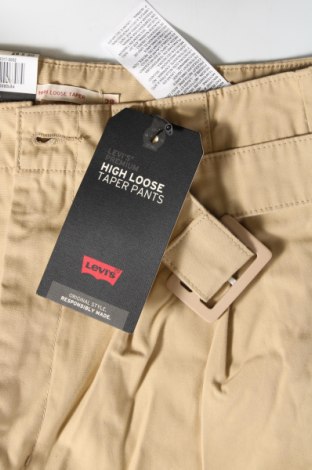 Дамски панталон Levi's, Размер S, Цвят Бежов, Цена 65,70 лв.