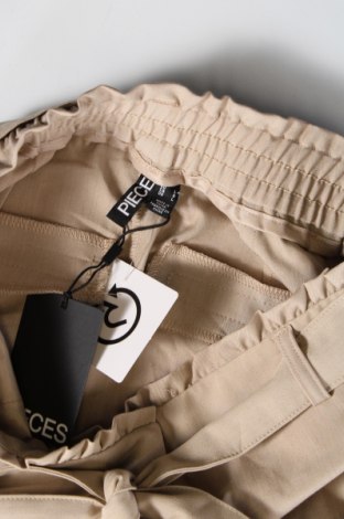 Дамски панталон Pieces, Размер L, Цвят Бежов, Цена 54,00 лв.