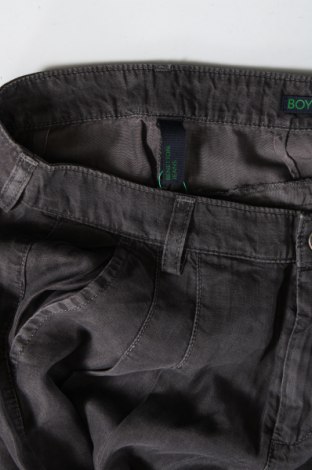 Damskie spodnie United Colors Of Benetton, Rozmiar M, Kolor Szary, Cena 34,78 zł