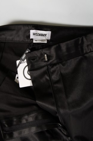Γυναικείο παντελόνι Weekday, Μέγεθος M, Χρώμα Μαύρο, Τιμή 5,92 €