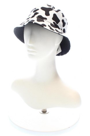 Mütze, Farbe Mehrfarbig, Preis € 9,74