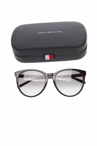 Слънчеви очила Tommy Hilfiger, Цвят Черен, Цена 205,00 лв.