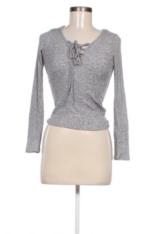 Damen Shirt Bershka, Größe S, Farbe Grau, Preis € 3,49