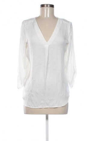 Damen Shirt Stradivarius, Größe S, Farbe Weiß, Preis € 5,99