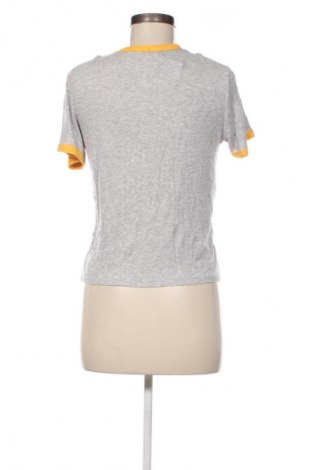 Γυναικείο t-shirt Bershka, Μέγεθος S, Χρώμα Γκρί, Τιμή 8,29 €