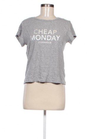 Дамска тениска Cheap Monday, Размер S, Цвят Сив, Цена 8,49 лв.