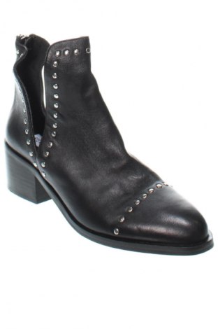 Botine de damă Steve Madden, Mărime 37, Culoare Negru, Preț 171,99 Lei