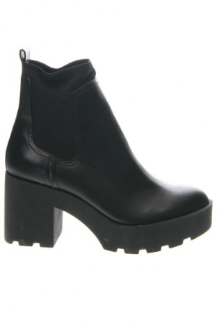 Damen Stiefeletten Stradivarius, Größe 38, Farbe Schwarz, Preis € 15,99