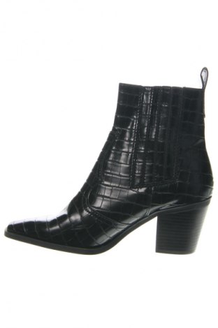 Damen Stiefeletten Stradivarius, Größe 39, Farbe Schwarz, Preis € 16,49