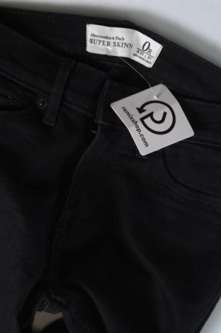 Blugi de femei Abercrombie & Fitch, Mărime XS, Culoare Negru, Preț 37,99 Lei