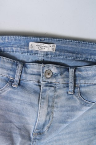 Blugi de femei Abercrombie & Fitch, Mărime M, Culoare Albastru, Preț 76,99 Lei