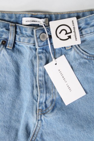 Damskie jeansy Assembly Label, Rozmiar M, Kolor Niebieski, Cena 84,99 zł