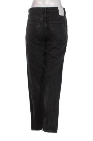 Blugi de femei Bershka, Mărime M, Culoare Negru, Preț 48,99 Lei