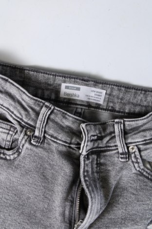 Damen Jeans Bershka, Größe S, Farbe Grau, Preis € 8,99