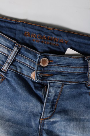 Damen Jeans Broadway, Größe M, Farbe Blau, Preis € 19,00