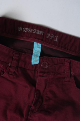 Damskie jeansy Denim Co., Rozmiar S, Kolor Czerwony, Cena 66,69 zł