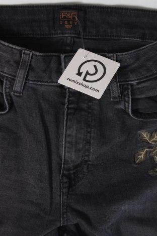 Damskie jeansy F&F, Rozmiar M, Kolor Szary, Cena 31,99 zł