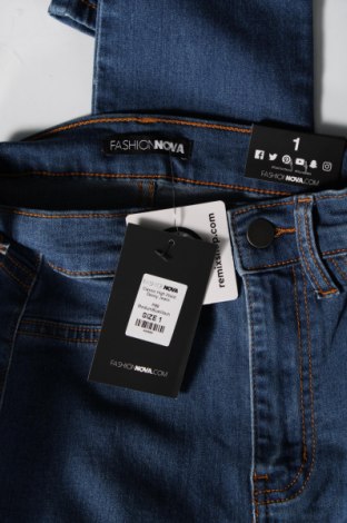 Damskie jeansy Fashion nova, Rozmiar XXS, Kolor Niebieski, Cena 107,86 zł