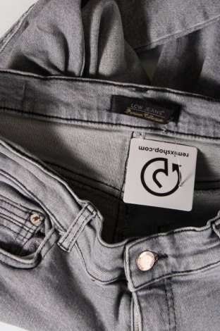 Damskie jeansy LC Waikiki, Rozmiar M, Kolor Szary, Cena 38,99 zł