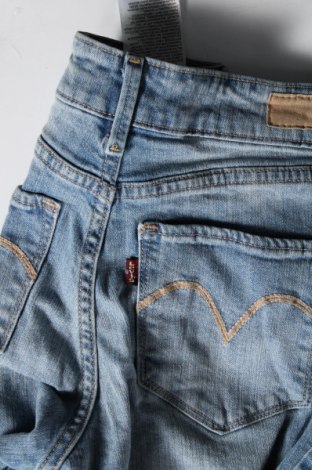 Дамски дънки Levi's, Размер S, Цвят Син, Цена 30,49 лв.