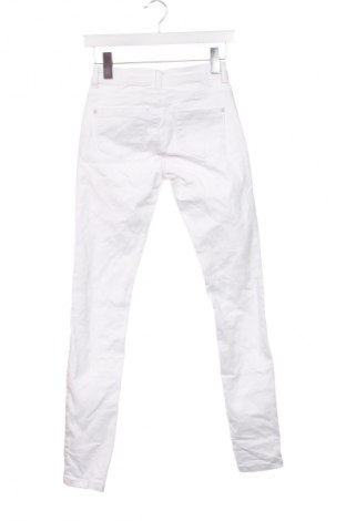 Damskie jeansy ONLY, Rozmiar XS, Kolor Biały, Cena 49,99 zł