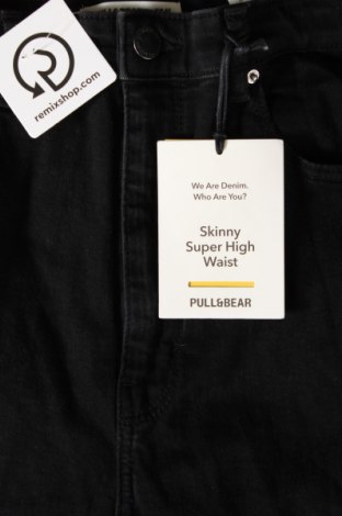 Blugi de femei Pull&Bear, Mărime M, Culoare Negru, Preț 68,99 Lei