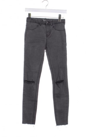 Dámske džínsy  Pull&Bear, Veľkosť XS, Farba Sivá, Cena  7,95 €