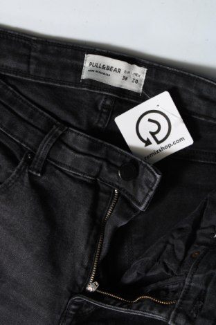 Damskie jeansy Pull&Bear, Rozmiar M, Kolor Szary, Cena 33,99 zł