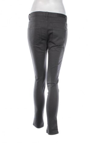 Damen Jeans Sisley, Größe M, Farbe Grau, Preis € 26,99