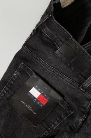 Dámske džínsy  Tommy Jeans, Veľkosť M, Farba Sivá, Cena  67,45 €