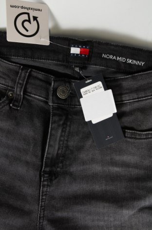 Dámske džínsy  Tommy Jeans, Veľkosť S, Farba Sivá, Cena  67,45 €