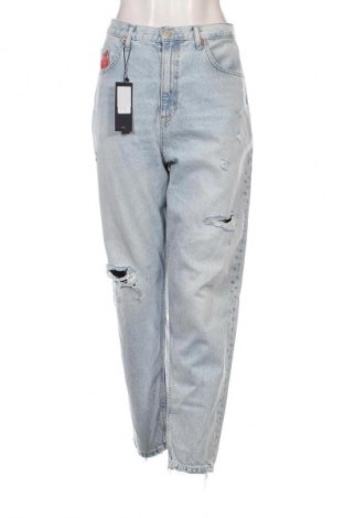 Damskie jeansy Tommy Jeans, Rozmiar M, Kolor Niebieski, Cena 378,99 zł