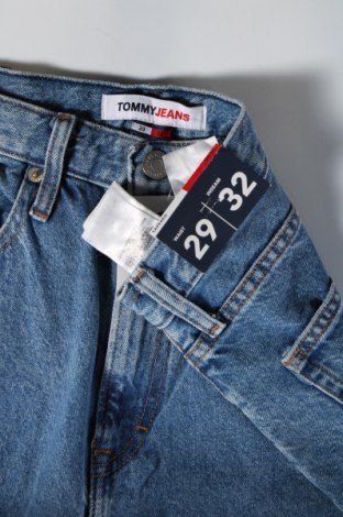 Дамски дънки Tommy Jeans, Размер M, Цвят Син, Цена 182,49 лв.