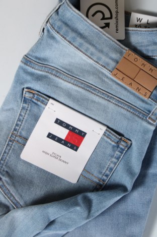 Dámske džínsy  Tommy Jeans, Veľkosť L, Farba Modrá, Cena  103,45 €